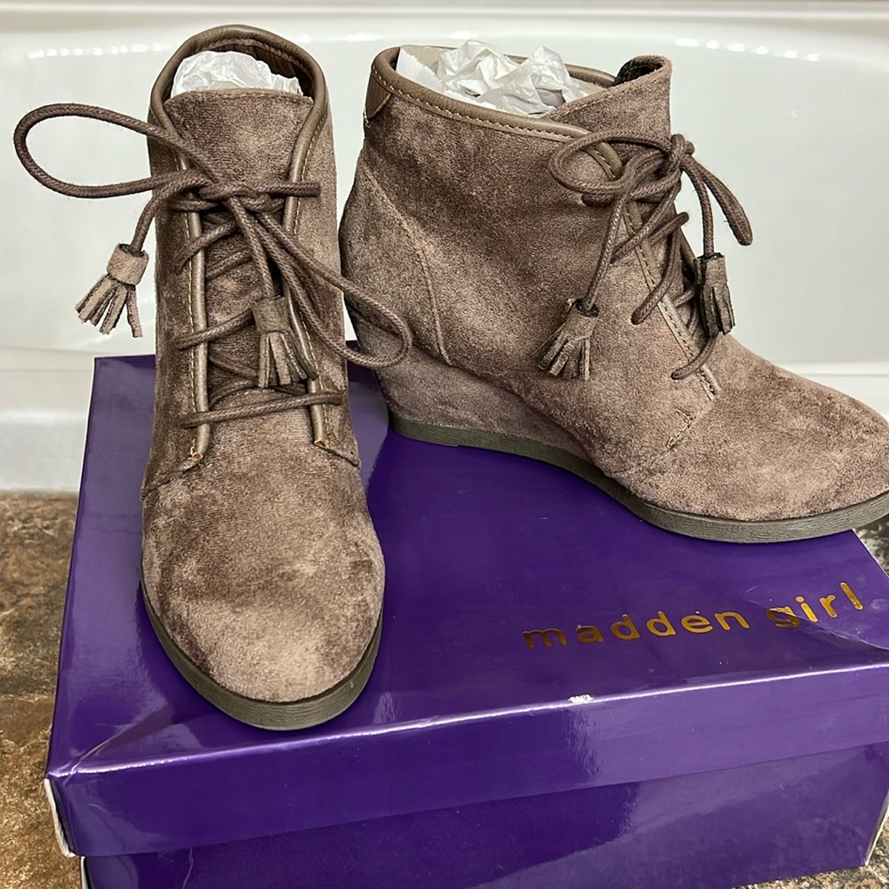 Madden Girl Dallyy lace up wedge. New in box. Size 6